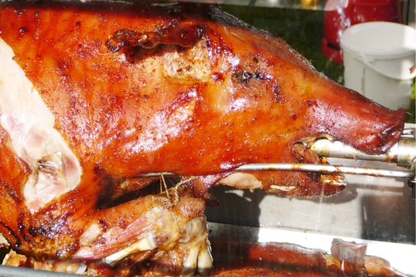 cochon de lait à la broche